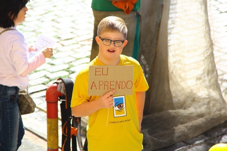 Comissão debate boas práticas de educação inclusiva na rede pública