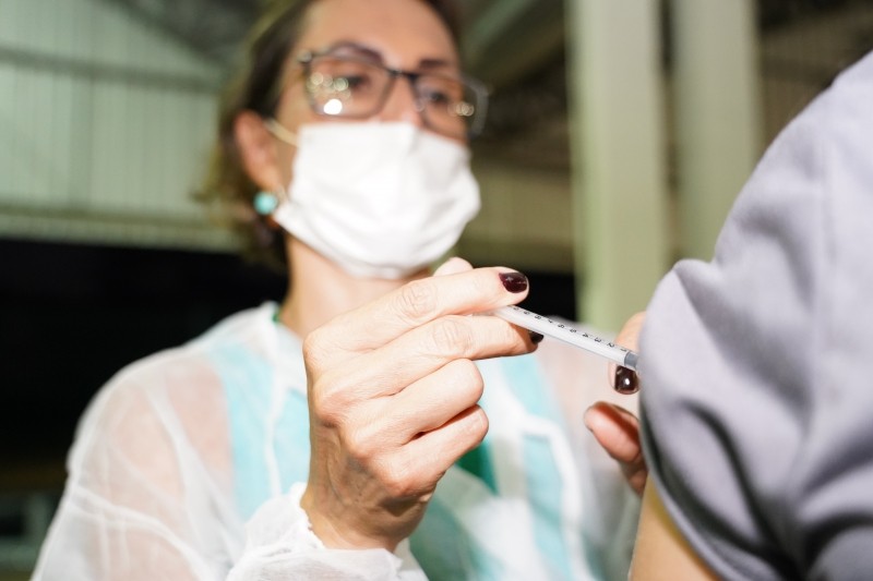 Entenda a importância de manter a caderneta de vacinação em dia