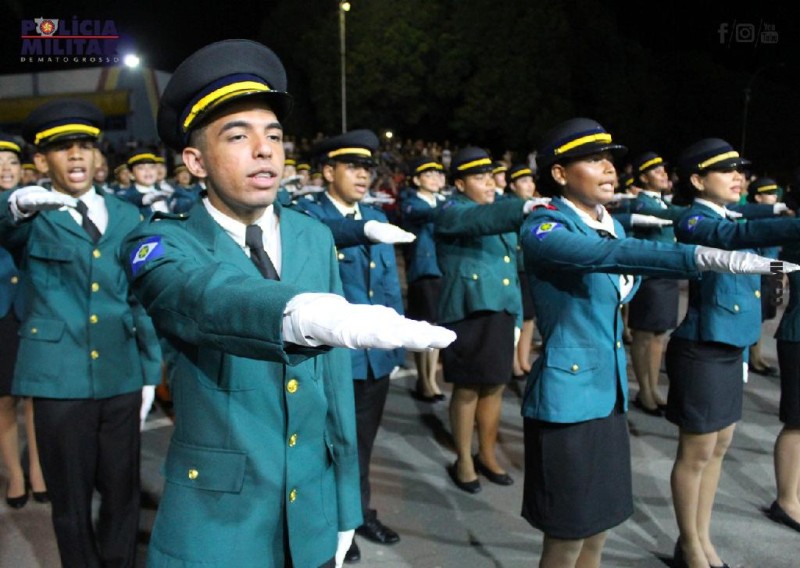 Escola Estadual Militar Tiradentes forma 174 alunos na Capital