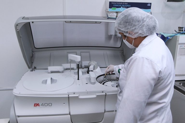Comissão debate criação do Dia Nacional do Laboratórios Clínicos