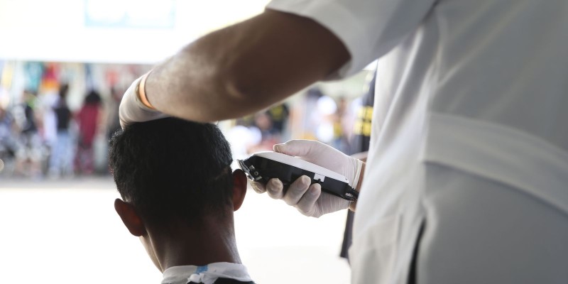 Serviços no país caem 1,2% em outubro, revela pesquisa do IBGE