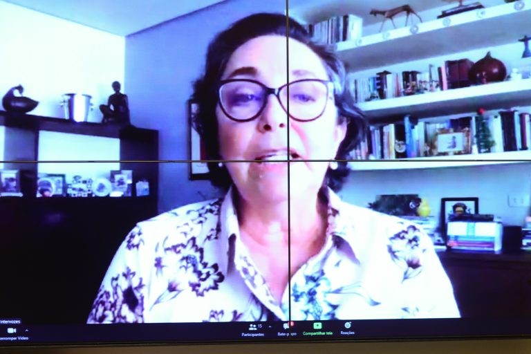 Entidade destaca necessidade de cobrar empresas do 5G sobre conectividade das escolas públicas