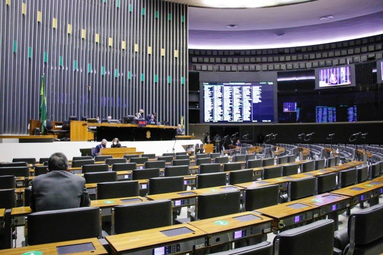 Deputados aprovam em 1º turno as mudanças do Senado na PEC dos Precatórios; acompanhe