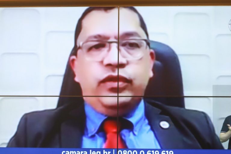 Especialistas cobram políticas públicas de saúde, educação e trabalho para autistas