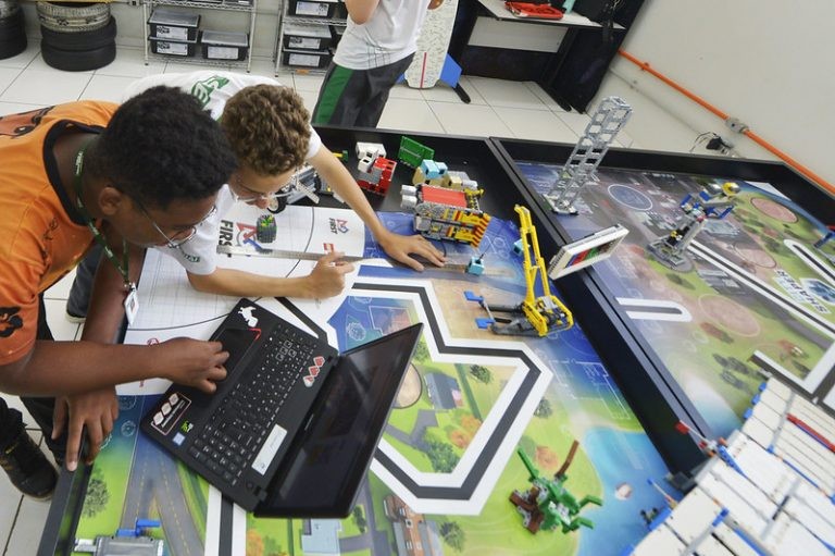 Centro de Estudos debate experiências de sucesso no uso de tecnologias na educação