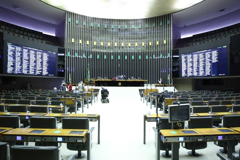 Plenário começa a votar proposta sobre BR do Mar; acompanhe