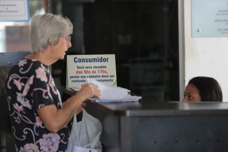 Comissão debate discriminação de idosos em planos de saúde