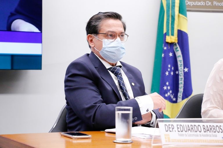 Política de assistência social ainda não alcança igualmente municípios, aponta relatório
