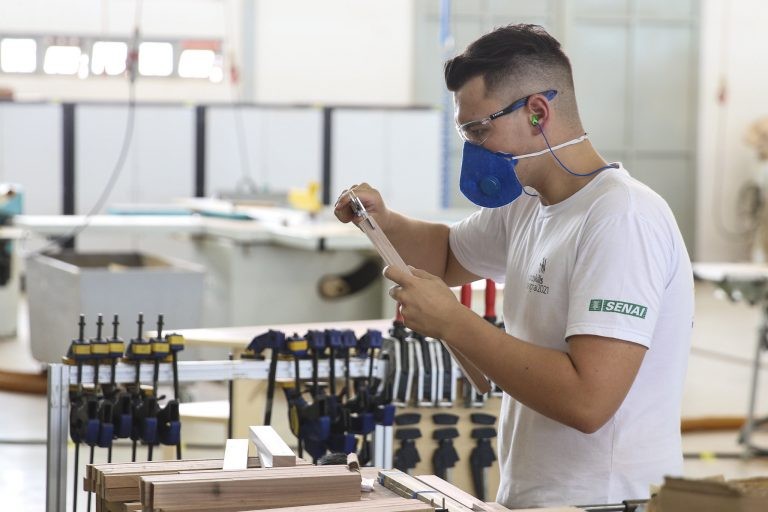 Câmara instala nesta quinta-feira comissão para analisar proposta sobre formação técnica profissional
