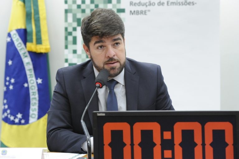 Comissão aprova projeto que obriga sociedades anônimas a divulgarem relatório climático