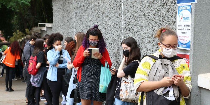 MEC lança painel para monitorar implementação do novo ensino médio