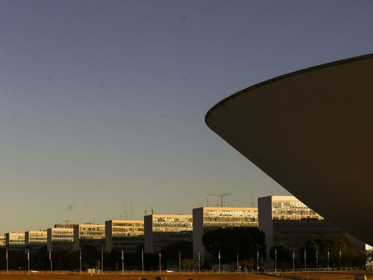 Sancionada lei que recria Ministério do Trabalho e Previdência