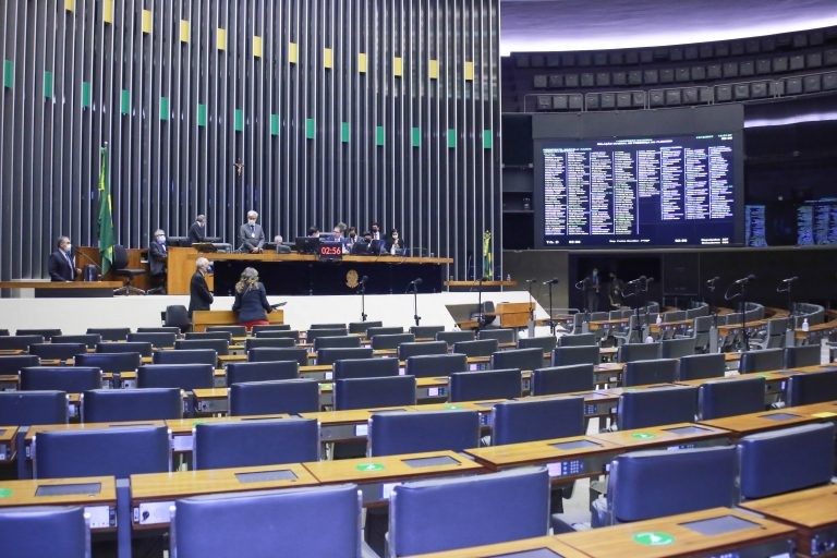 Deputados iniciam votação de vetos com acordo para manutenção; acompanhe