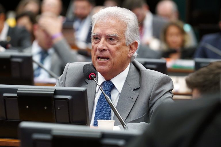 CCJ aprova criação de Mês da Primeira Infância