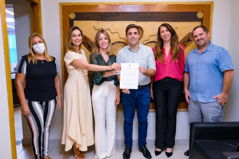 Governo firma parceria com o grupo Scheffer para implantar programas de desenvolvimento cultural e esportivo na Escola Liceu Cuiabano