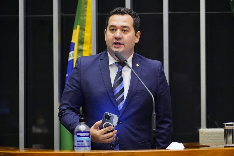 Projeto proíbe que planos de saúde exijam consentimento de companheiro para inserção de DIU