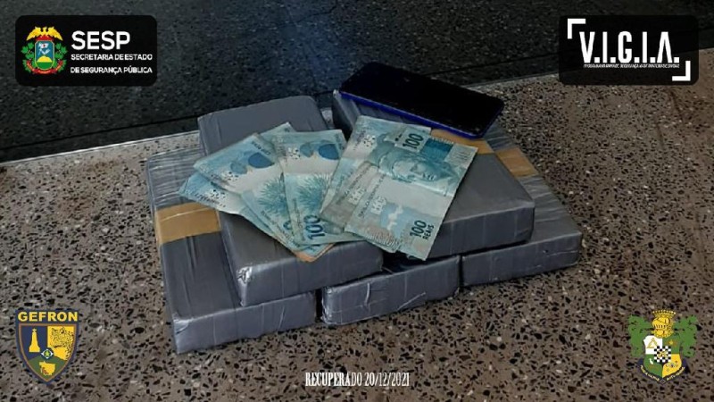 Gefron prende boliviana tentando entrar no Brasil com droga amarrada ao corpo