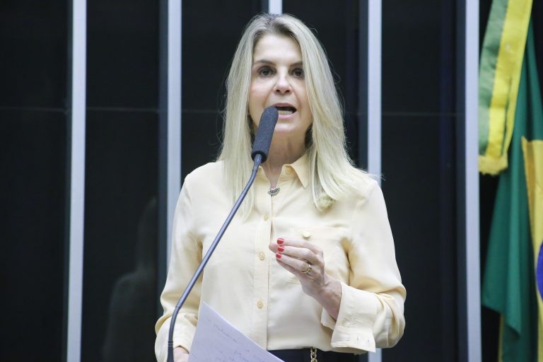 Comissão aprova proposta que regulamenta quarentena e lockdown