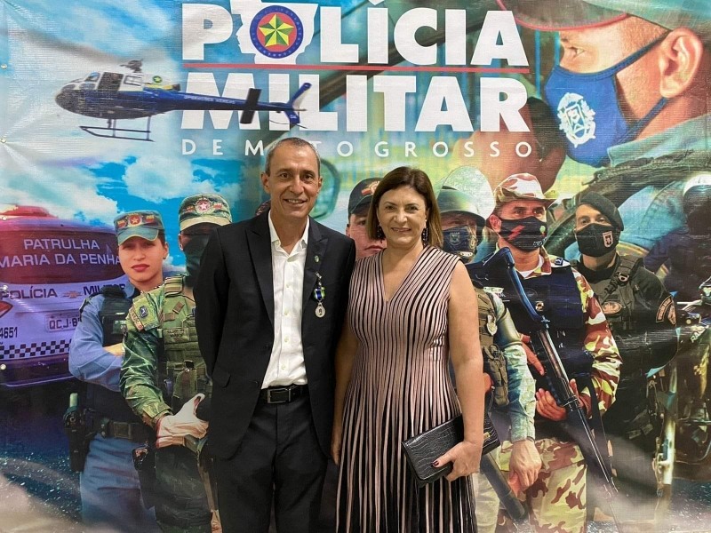 Prefeito Miguel Vaz recebe medalha de reconhecimento por atuação na segurança pública