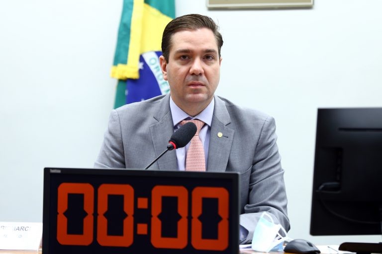 Projeto prevê prazos em dobro e intimação pessoal para procuradores da Funai