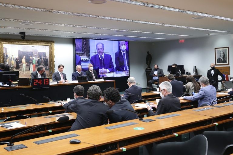 Em ano marcado por crises e pandemia, comissões da Câmara votaram 1.441 projetos em 2021