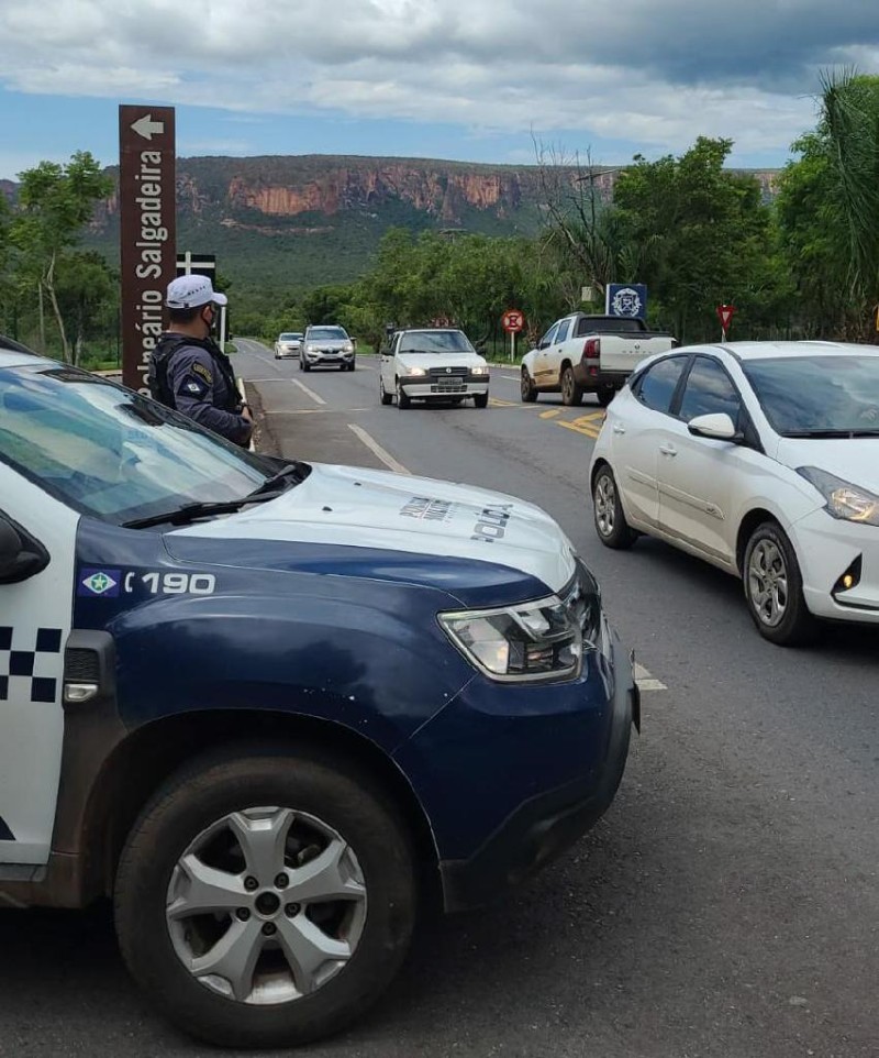 PM prende 12 pessoas por embriaguez ao volante e aplica mil autos de infração