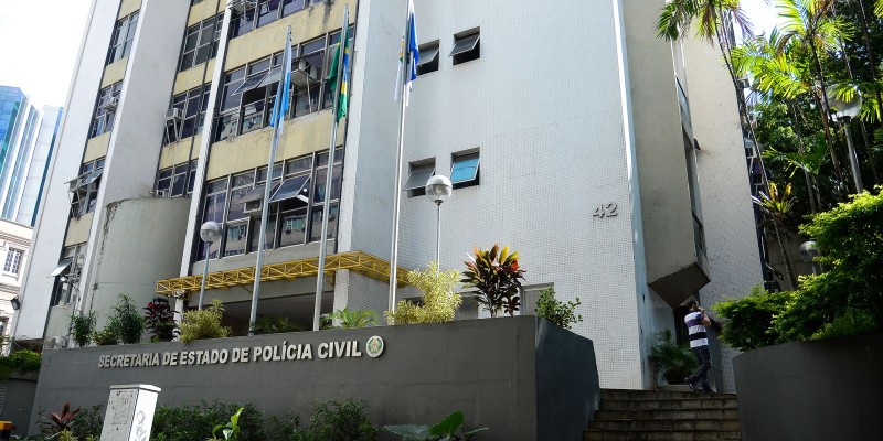MP denuncia delegado e policial civil do Rio por obstrução da Justiça