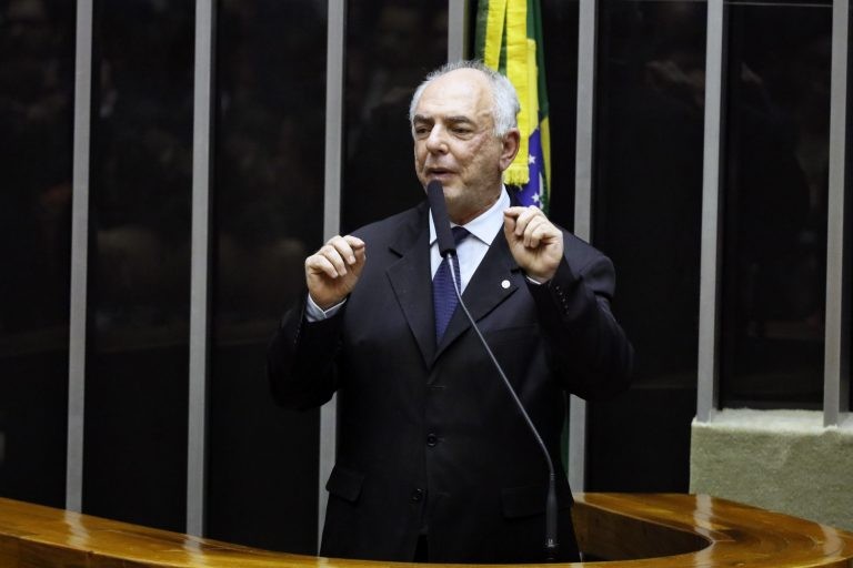 Lei que regulamenta a profissão de despachante documentalista é promulgada