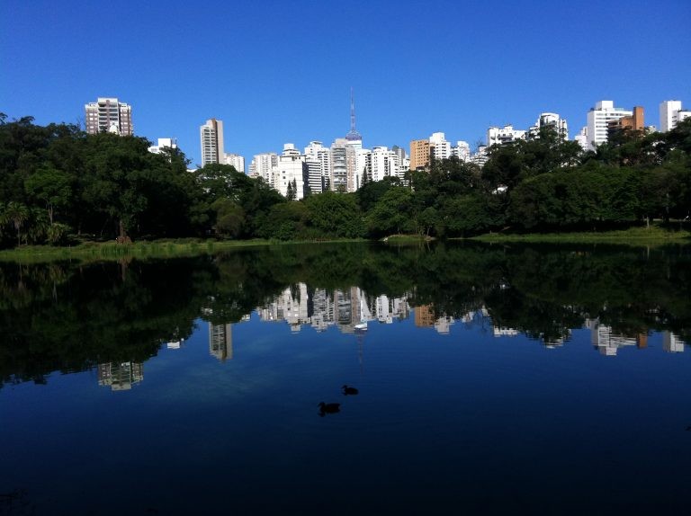 Sancionada com vetos lei que permite edificações às margens de rios e lagos em área urbana