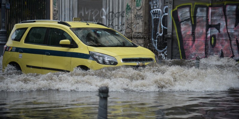 Com fortes chuvas, município do Rio entra em estágio de atenção