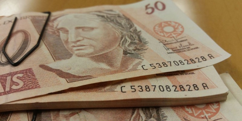 Salário mínimo passa a ser de R$ 1.212 a partir de amanhã