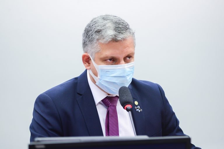 Comissão aprova gratificação natalina para benefícios pagos a idosos e pessoas com deficiência